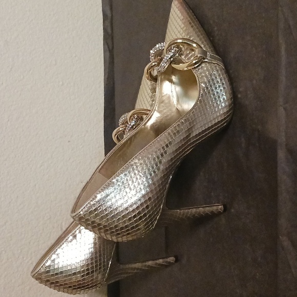 Karl Lagerfeld 6.5 Gold Heels - Picture 4 of 9